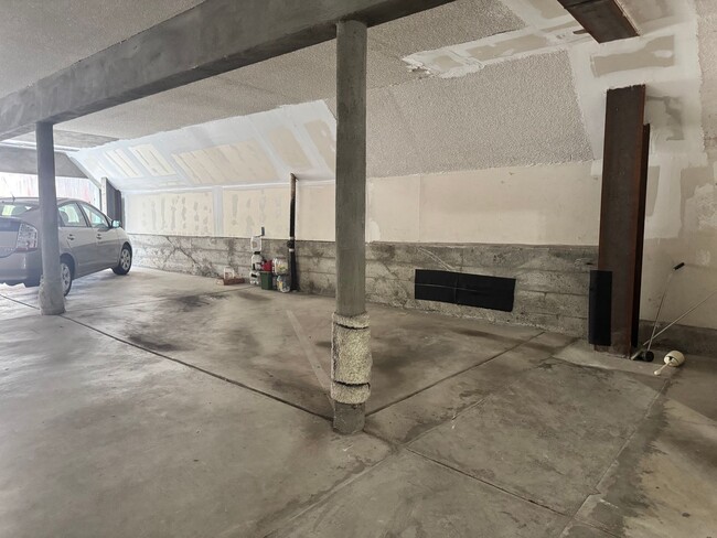 Building Photo - One Bedroom in Duboce Triangle Available N...