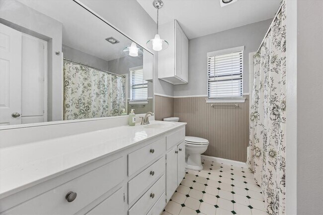 Building Photo - 6402 Bluesky Way