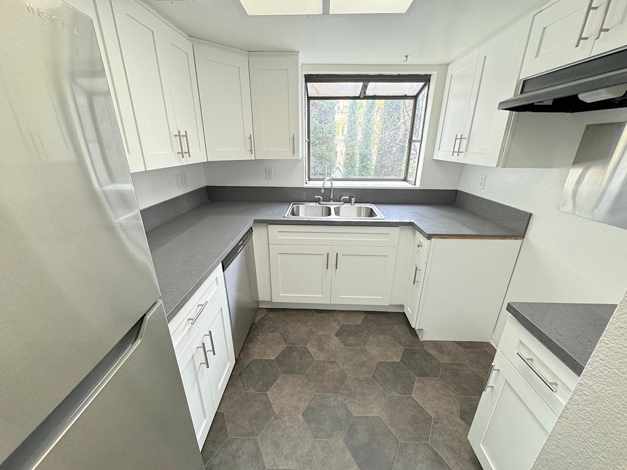 Building Photo - 4633 Vermont Pl