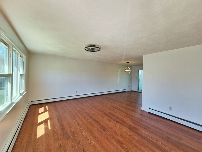 Building Photo - Beautifully remodeled townhouse with garage.