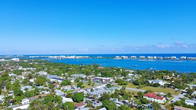 Building Photo - 1115 S M St