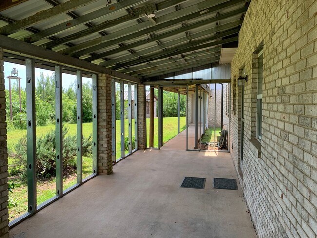 Building Photo - Unique Home and Land in Camp Hill