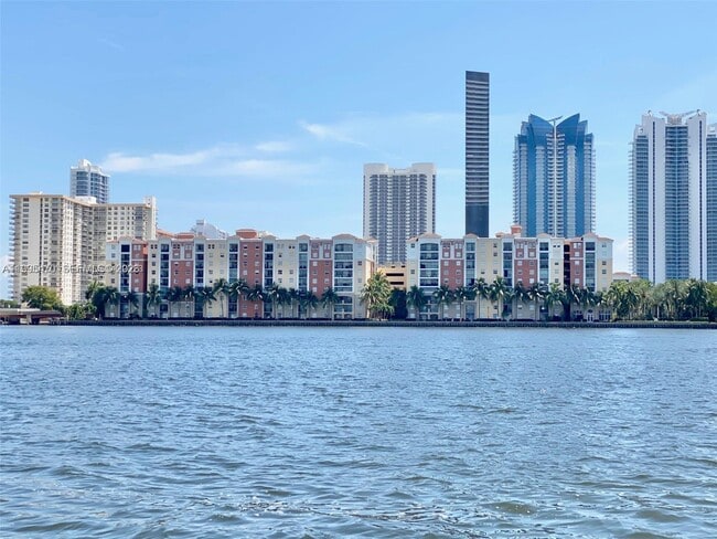 Building Photo - 17100 N Bay Rd