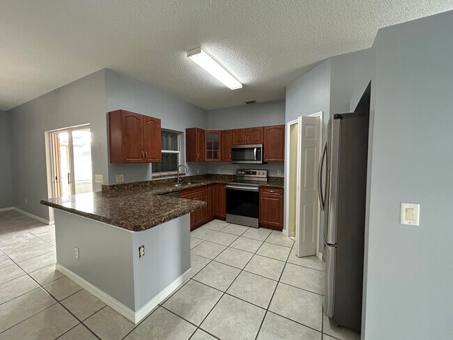 Building Photo - 974 SE Albatross Ave