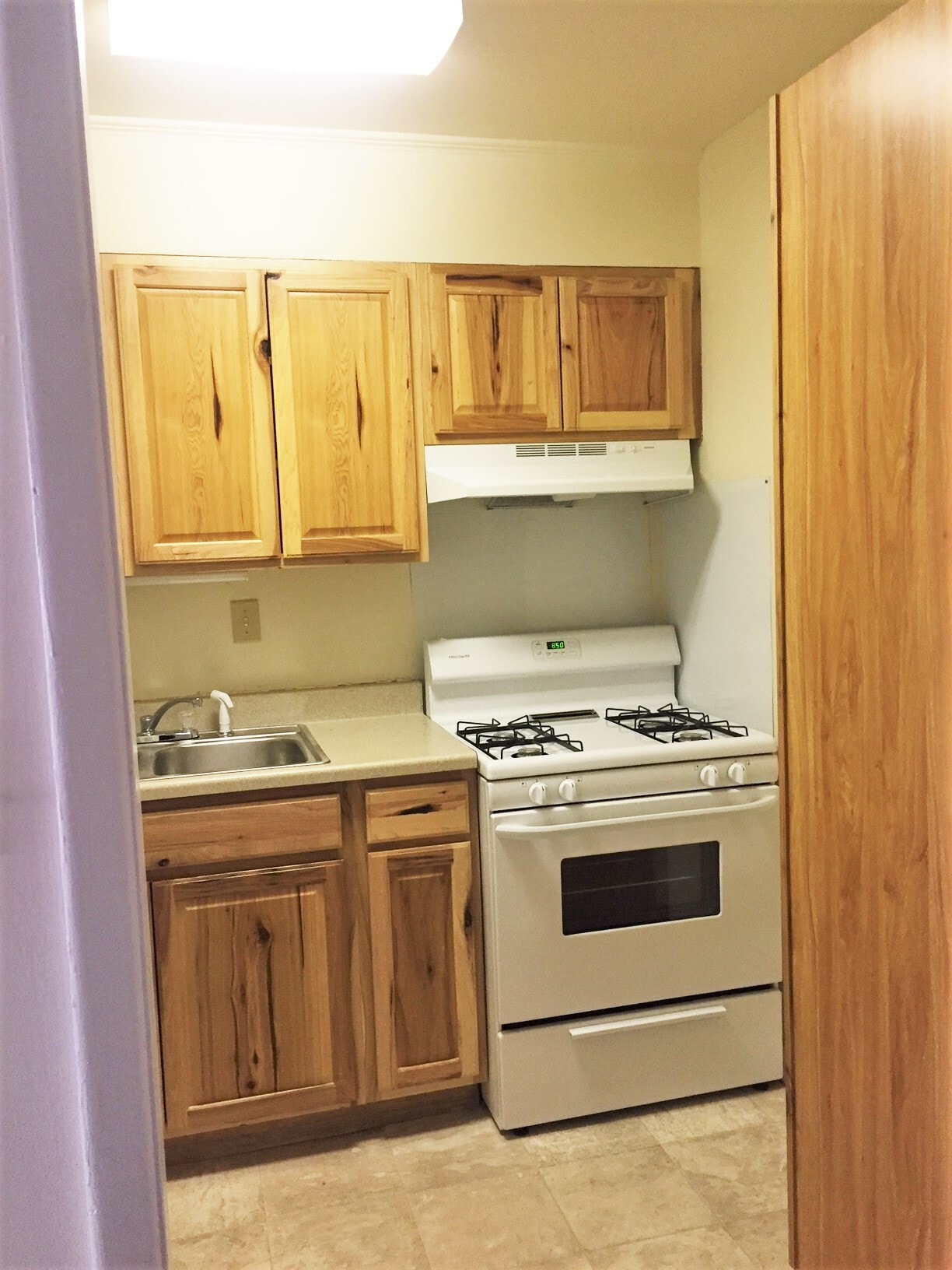 Building Photo - 2527 HYDRAULIC Rd