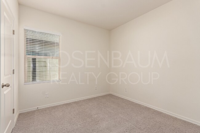 Building Photo - 47662 W Mellen Ln