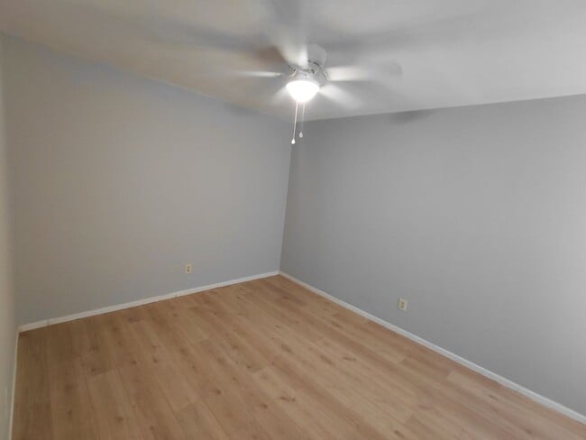 Building Photo - Stylish Condo Living in the Heart of Imperial!
