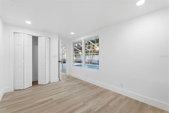 Building Photo - 2470 Del Rio Way