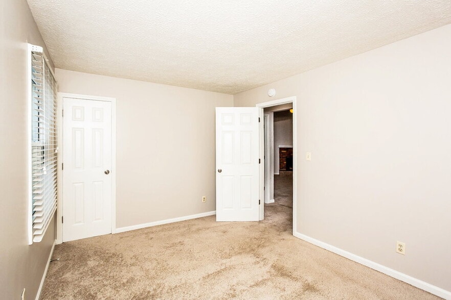 Building Photo - 5723 Ensenada Ave