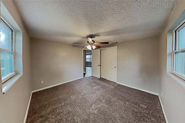 Building Photo - 4949 Lake Ridge Ln