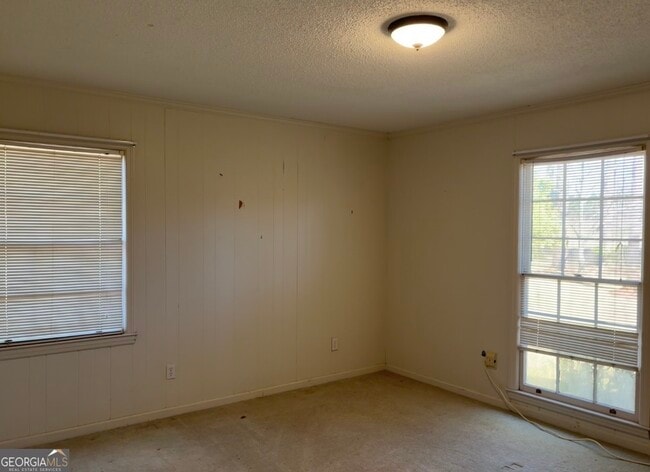 Building Photo - 831 US-25