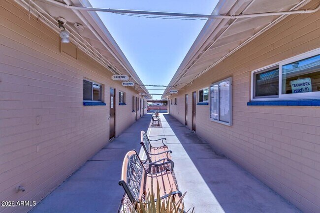 Building Photo - 264 N 54th St