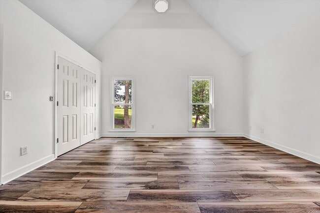 Building Photo - Beautiful home in Chestnut Creek
