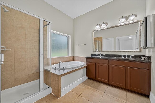 Building Photo - 7023 Sanders Hill Ln