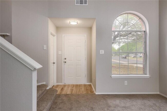 Building Photo - 1400 Thibodeaux Dr