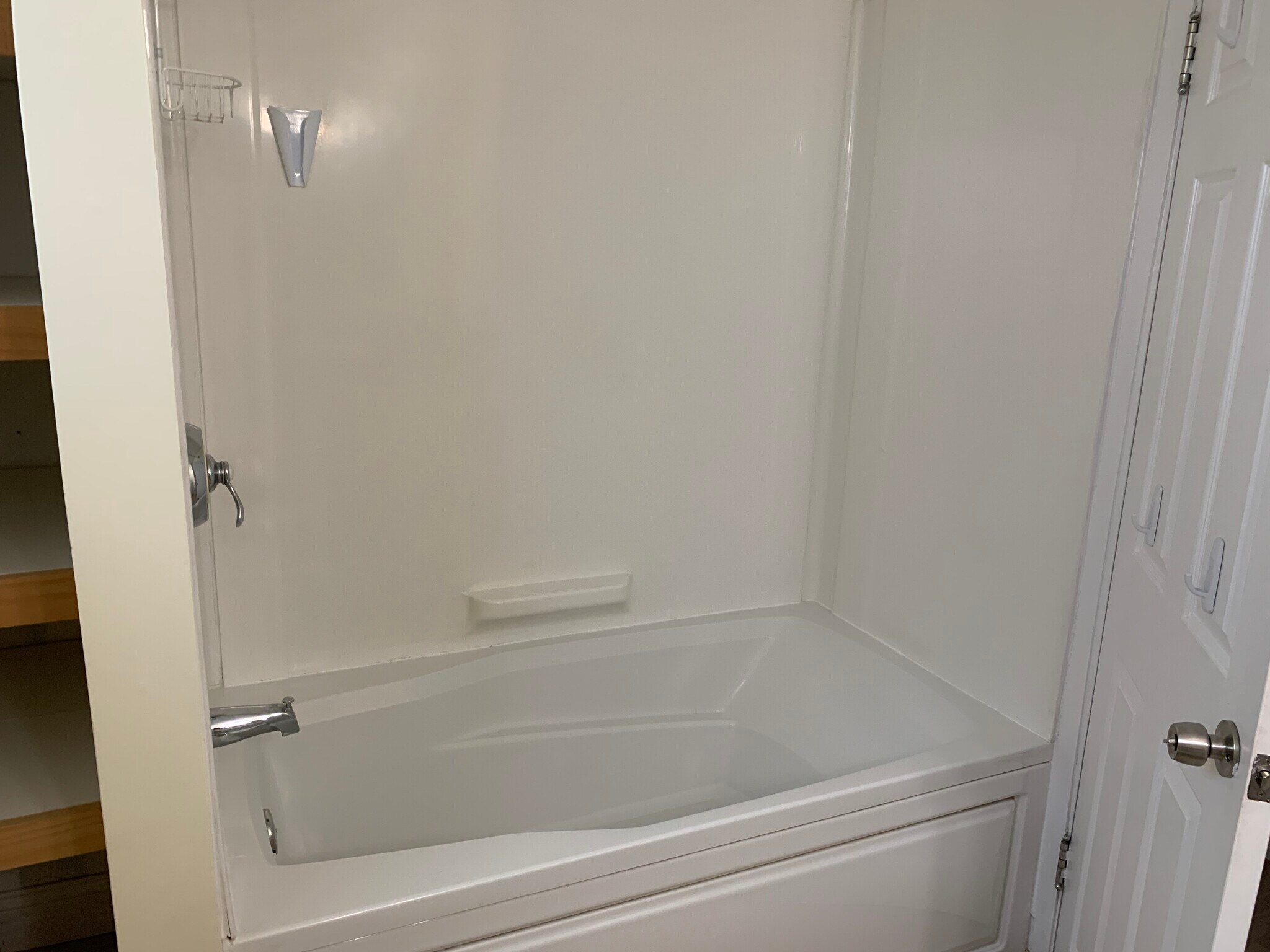 Building Photo - 8 Walnut St