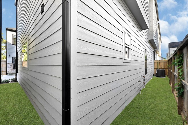 Building Photo - 2595 Paul Quinn St