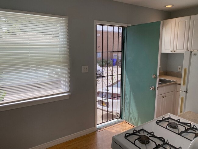 Building Photo - 861 Missouri St