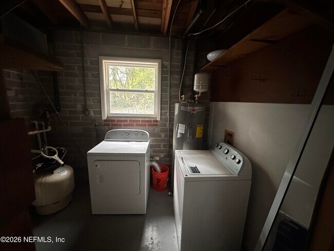 Building Photo - 6117 Clifton Ave