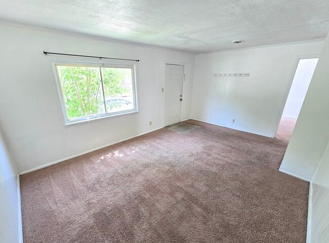 Building Photo - HOME IN HAMPTON FOR RENT!