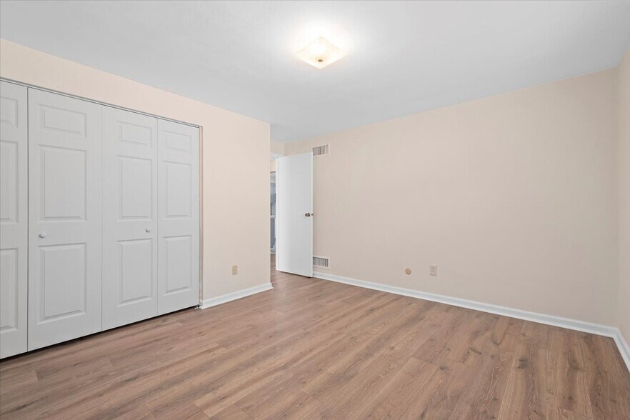 Building Photo - 3555 McClure Ave