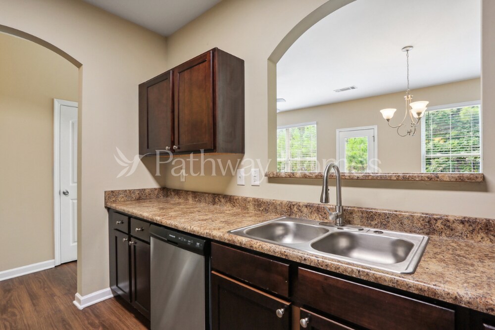 Building Photo - 3039 Bonnes Dr