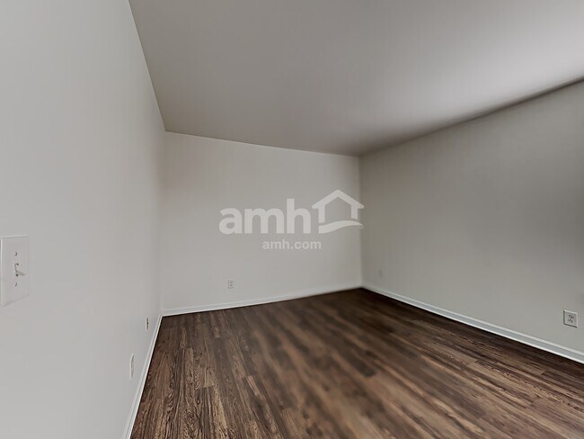 Building Photo - 5536 Stowe Derby Dr