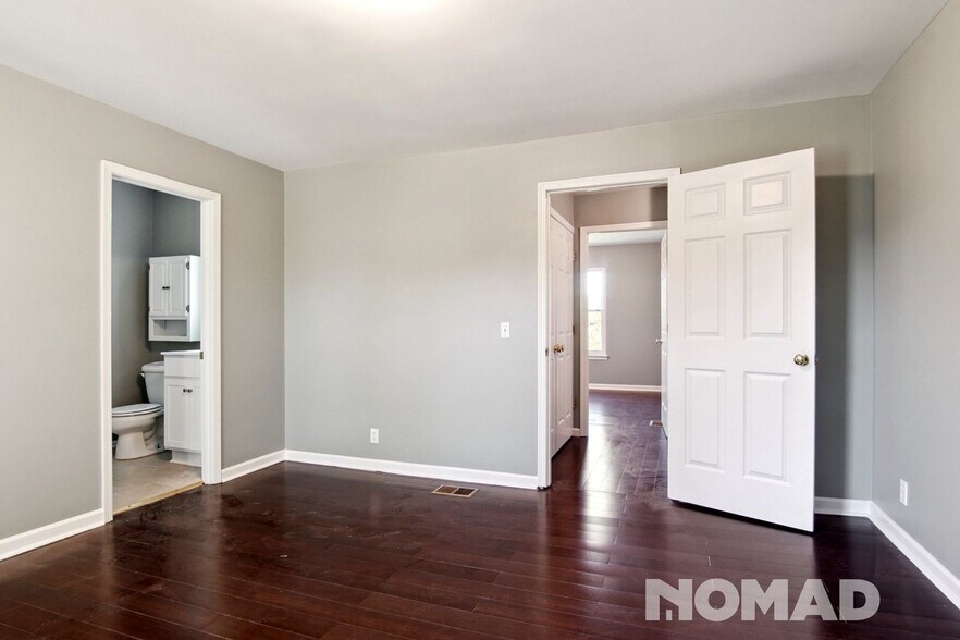 Building Photo - 446 Rural Hill Rd