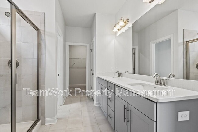 Building Photo - 165 Rowans Creek Dr