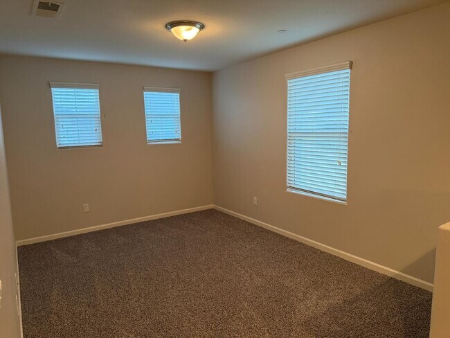 Building Photo - 3569 Magnificent Way