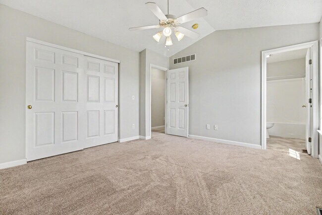 Building Photo - 6224 Baymiller Ln