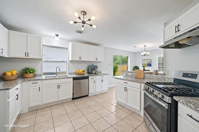 Building Photo - 14915 Dunster Ln