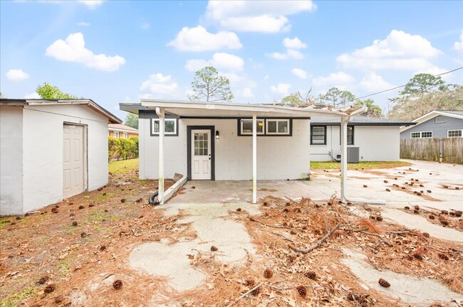 Building Photo - Spacious 3-Bedroom Home in Savannah – Avai...