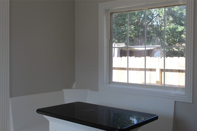 Building Photo - 2914 Pitzlin St