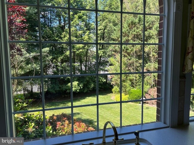 Building Photo - 10220 Cedar Pond Dr