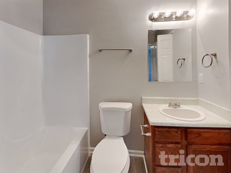 Building Photo - 5530 Thompson Park Blvd