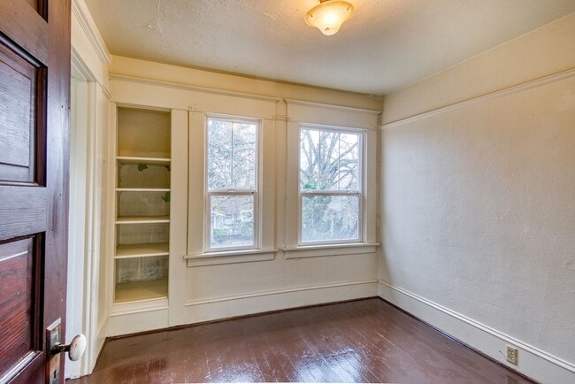 Building Photo - In the heart of Downtown Vancovuer