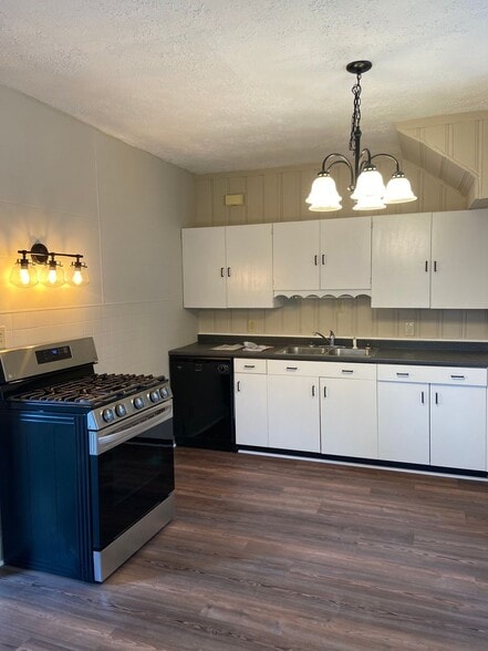 Building Photo - 1917 Market St