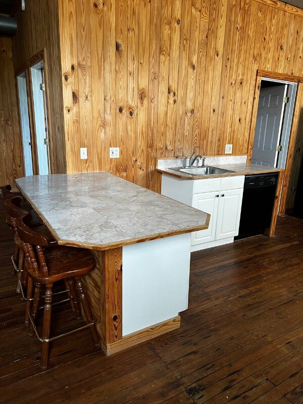 Building Photo - 1043 S Pine St