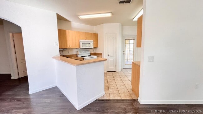 Building Photo - 106 Belmont Pl