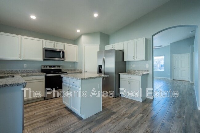 Building Photo - 1362 N McKenna Ln