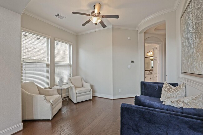 Building Photo - 5730 Balcones Ridge Ln