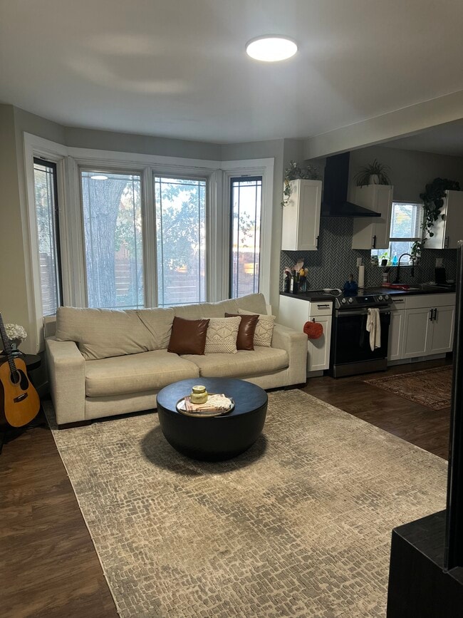 Building Photo - 3601 W Pikes Peak Ave