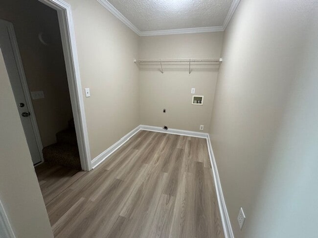 Building Photo - 125 Redwood Dr