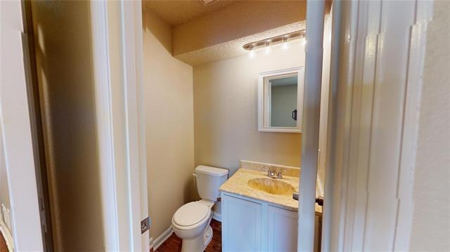 Building Photo - 214 Renfro St