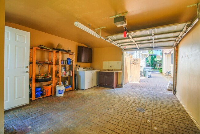Building Photo - 3440 H St