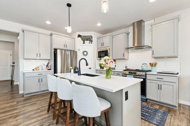 Building Photo - 1495 S Plumeria Dr