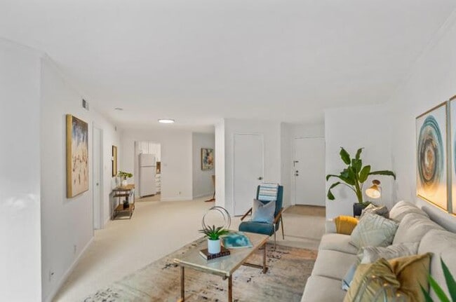 Building Photo - APARTMENT