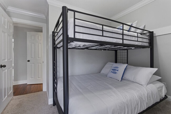 Building Photo - 1317 Beards Cove Dr