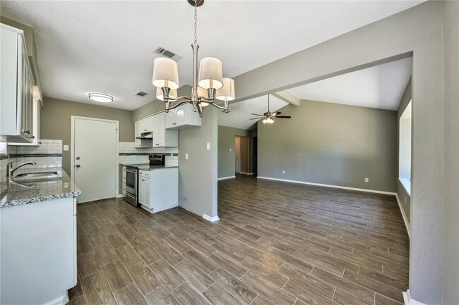 Building Photo - 9814 Appleridge Dr